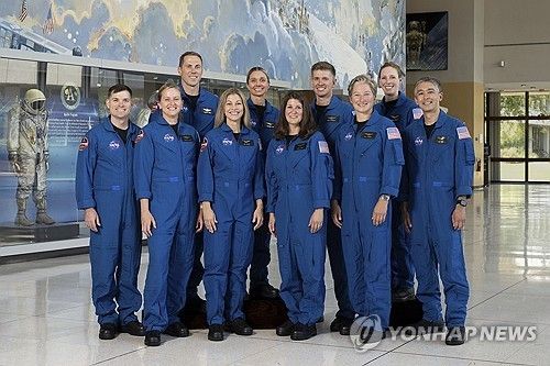 새롭게 선발된 NASA 우주비행사 후보들