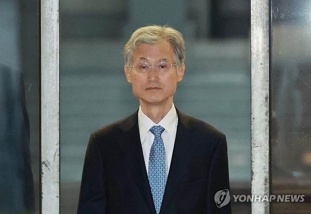 퇴근하는 조희대 대법원장