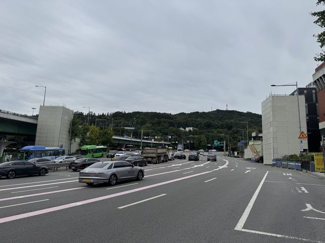 북한남삼거리 보도육교 상부 철거 후 모습