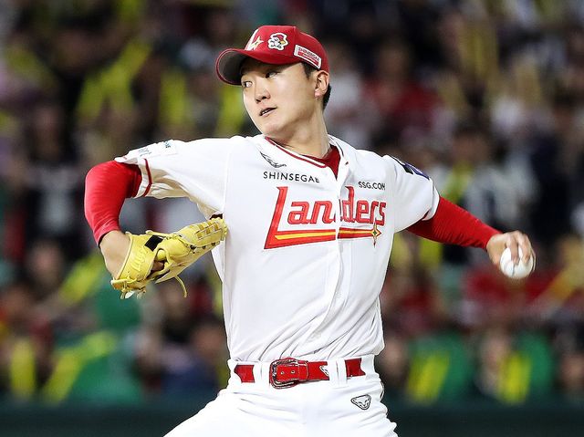 역투하는 SSG 김건우