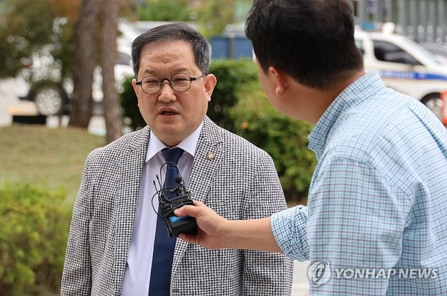 '관봉권 띠지 분실' 고발 입장 밝히는 김경호 변호사