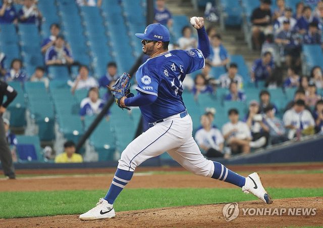 역투하는 삼성 후라도