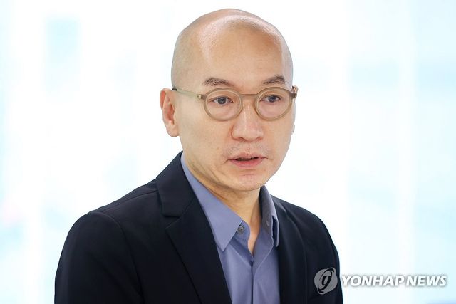 인사말 하는 박승호 이사장
