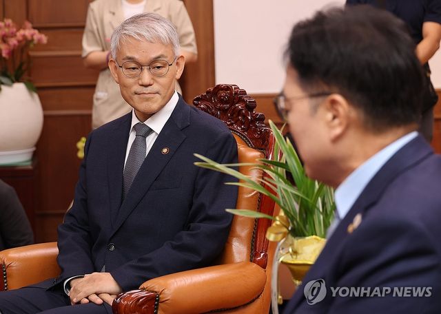 천대엽 법원행정처장 만난 우원식 국회의장