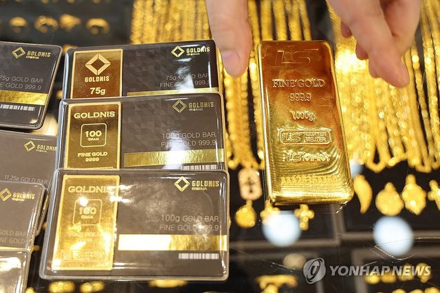 서울 종로구 한쥬얼리에 놓인 골드바