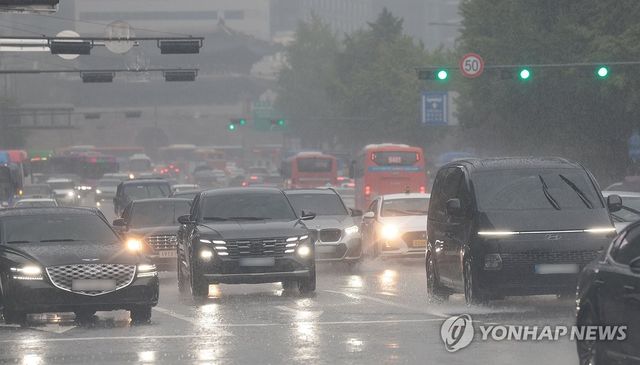 세차게 내리는 가을비