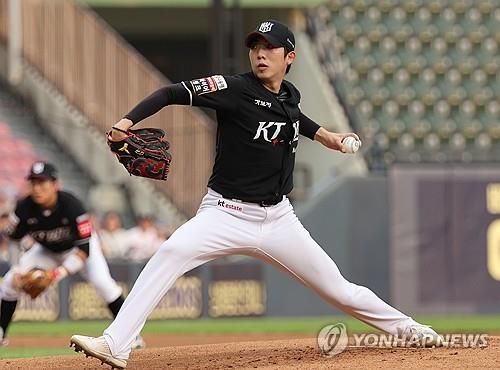 역투하는 kt 투수 오원석