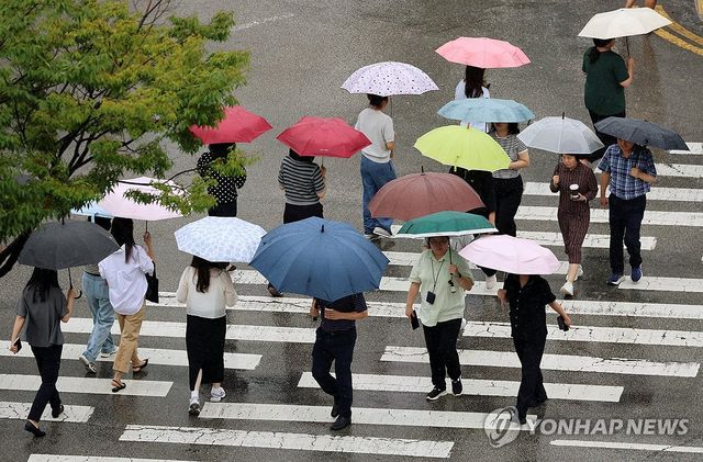 가을비 내리는 거리