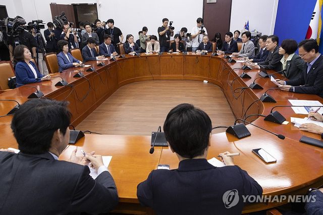 본회의 앞두고 정부조직법 처리 의지 밝히는 김병기 원내대표