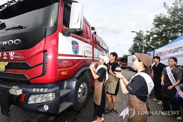 강릉로컬카페, 운반급수 지원 군·소방 등에 간식 지원