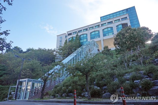 울산과학대학교 동부캠퍼스 경사형 엘리베이터