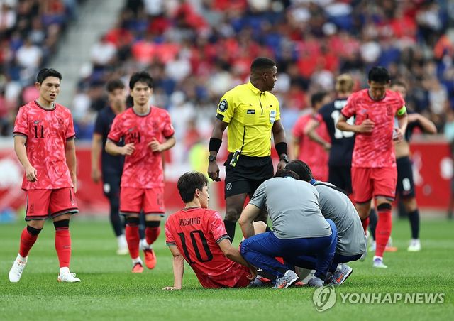 이재성, 부상으로 교체