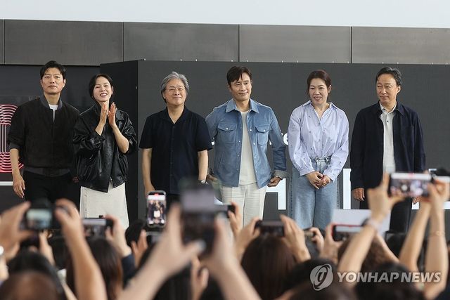 부산국제영화제 개막작 '어쩔수가없다' 오픈토크