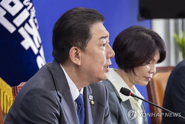 정책조정회의에서 '정부조직법'처리 의지 밝히는 김병기