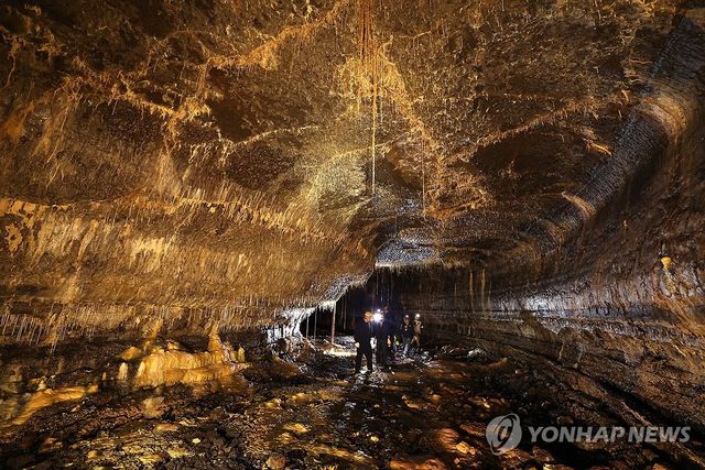 '세계 최고 지하 비경' 제주 용천동굴