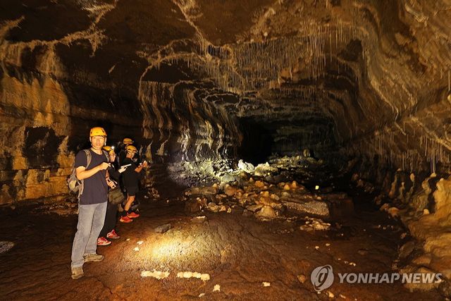 '세계 최고 지하 비경' 제주 용천동굴