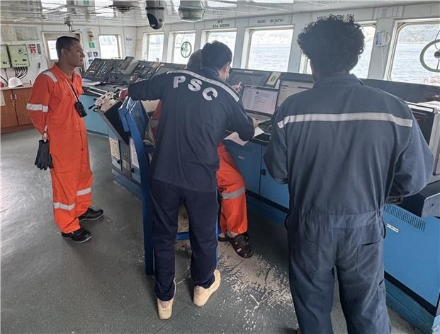 점검에 나선 항만국통제관