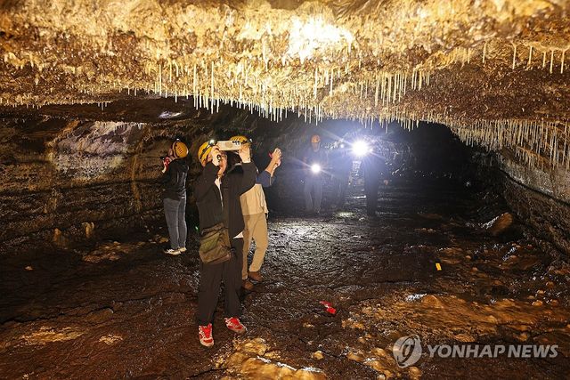 '세계 최고 지하 비경' 제주 용천동굴