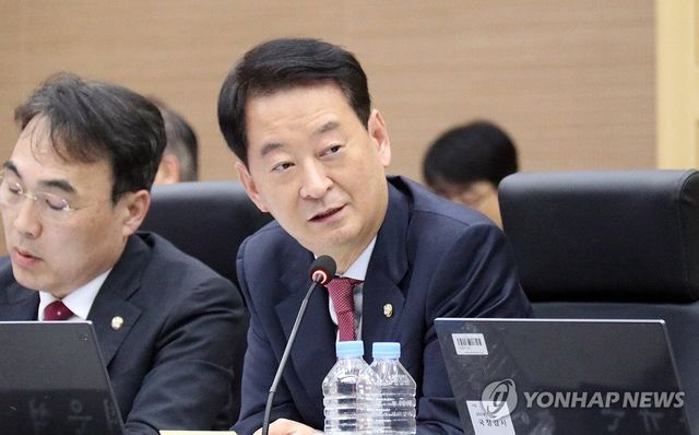 국감서 질의하는 최은석 의원