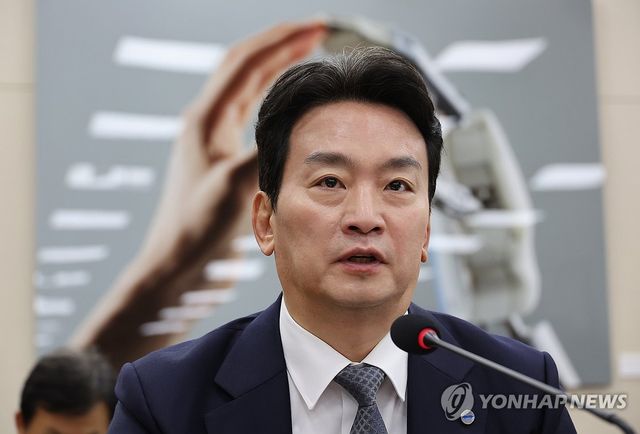 질의에 답변하는 박장범 KBS 사장