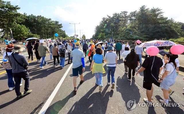 지난해 열린 제주 차 없는 거리 자전거＆걷기 행사 모습