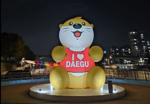 가을철 문화공간으로 변신한 신천 물놀이장