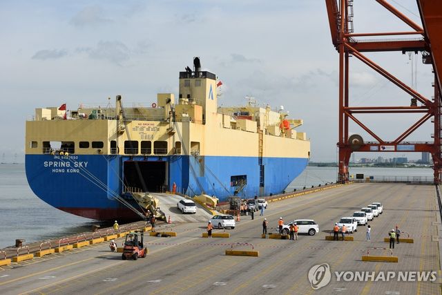 중국의 수출 차량 선적용 선박