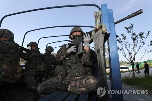 육군 50사단 훈련 모습. 이 사진은 기사와 직접 관련이 없음.