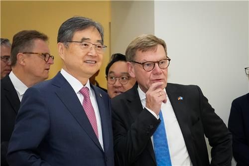 조현 장관과 요한 바데풀 독일 장관