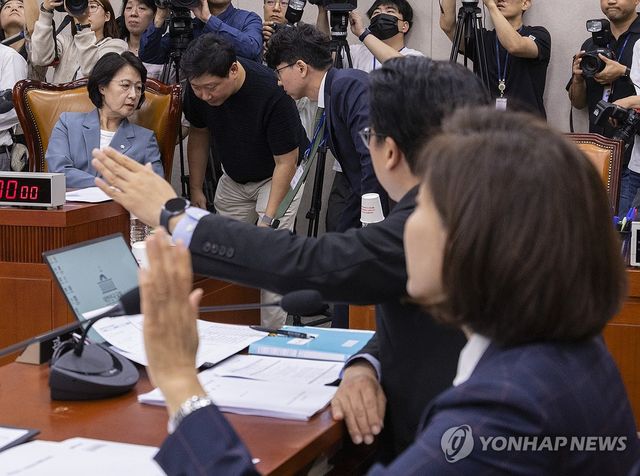 국회 법사위 오늘도 설전