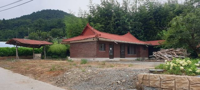 10여년간 방치돼 있던 당시 카페329 건물의 옛 모습