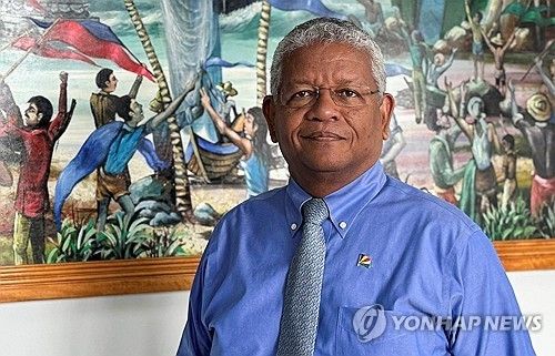 재선 도전하는 와벨 람칼라완 세이셸 대통령