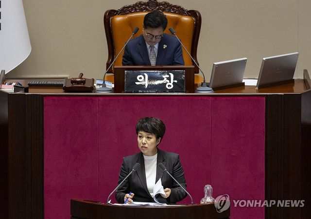 국회 증언·감정법 무제한 토론 시작하는 국민의힘 김은혜 의원