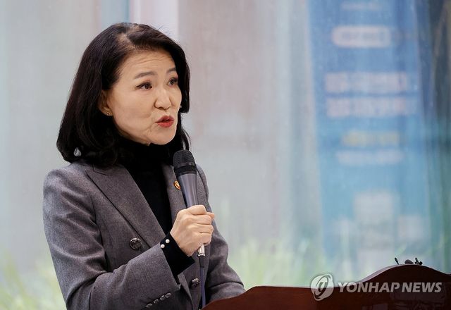 기자회견 하는 이진숙 방송통신위원장