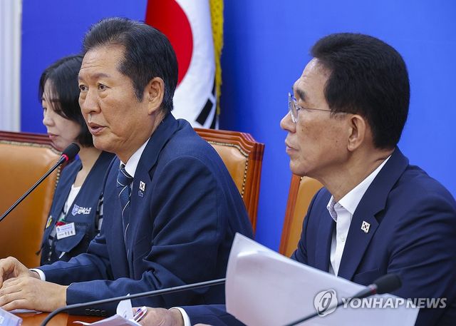 외국인 투자기업 노동자 보호제도 개선 특위에서 발언하는 정청래