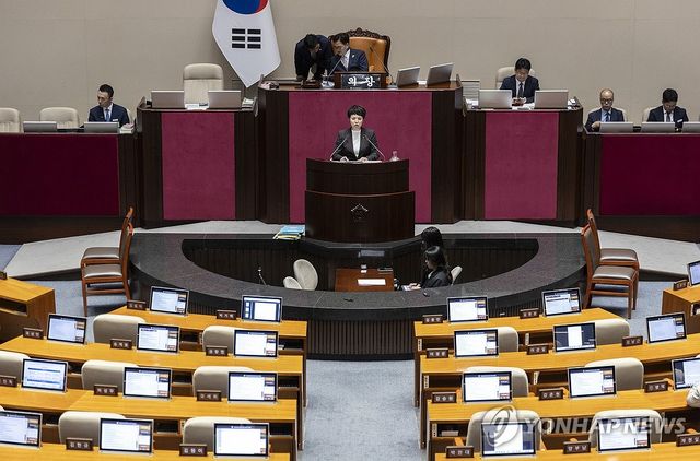 국회 증언·감정법 상정 뒤, 무제한 토론 시작하는 국민의힘 김은혜 의원