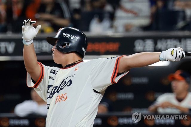 선두타자 노시환 안타