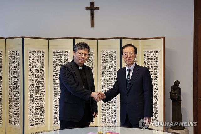 정순택 대주교, 이석연 국민통합위원장 접견