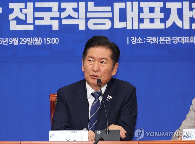 발언하는 정청래 대표