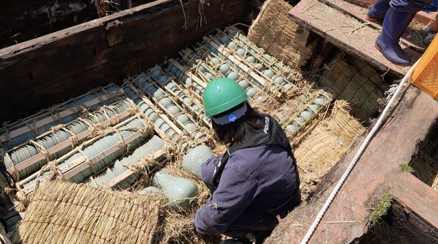 '고려 난파선' 재현을 위한 작업 모습 