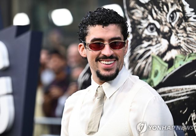 내년 슈퍼볼 하프타임 쇼를 장식할 배드 버니 