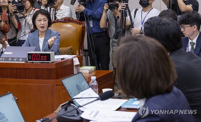 국민의힘 항의에 대해 반박하는 추미애 위원장