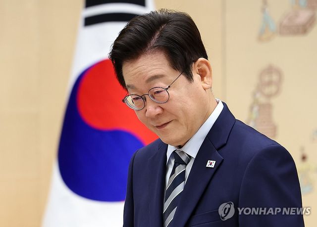 주한대사 신임장 제정식 마친 이재명 대통령