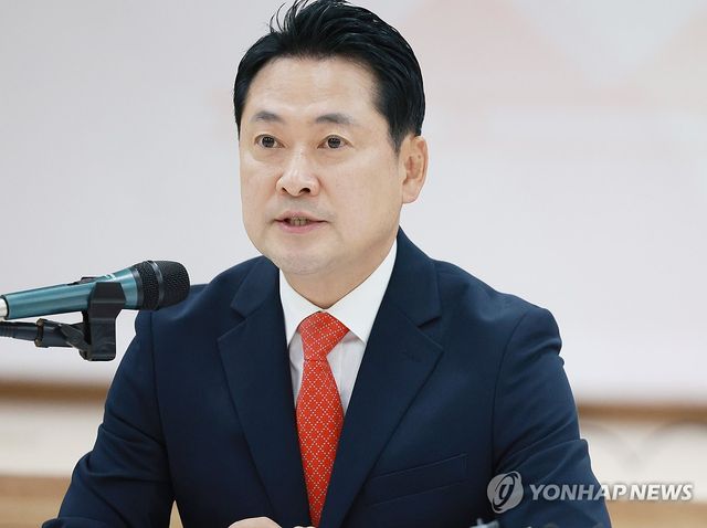 인사말하는 장동혁 대표