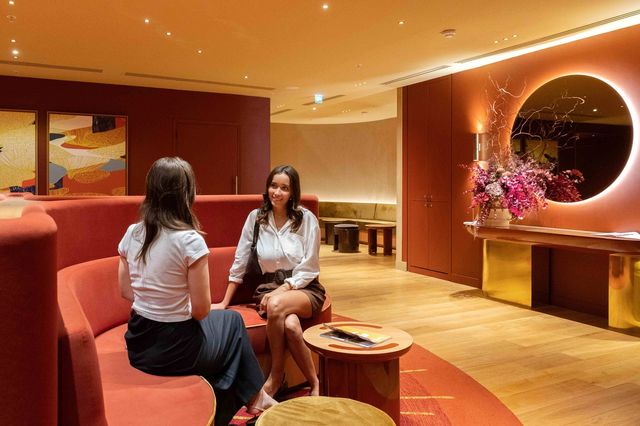 (서울=연합뉴스) 프랑스 파리에 위치한 갤러리 라파예트 오스만 지점(Galeries Lafayette Haussmann)의 VIP라운지인 '르 꽁시에르주(Le Concierge)' 전경. 2025.9.4. [롯데백화점 제공. 재판매 및 DB금지]