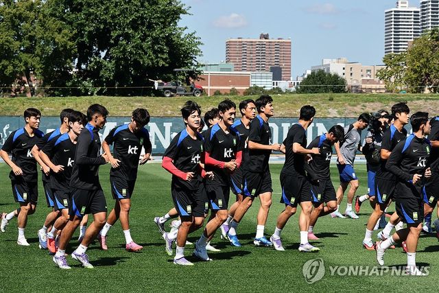몸 푸는 축구 대표팀