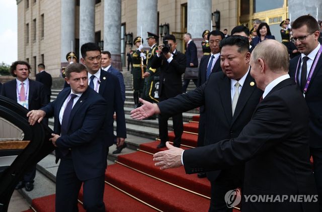 연회 후 같은 차량으로 회담장 이동한 북러 정상