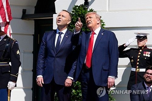 폴란드 정상 만난 트럼프 대통령 
