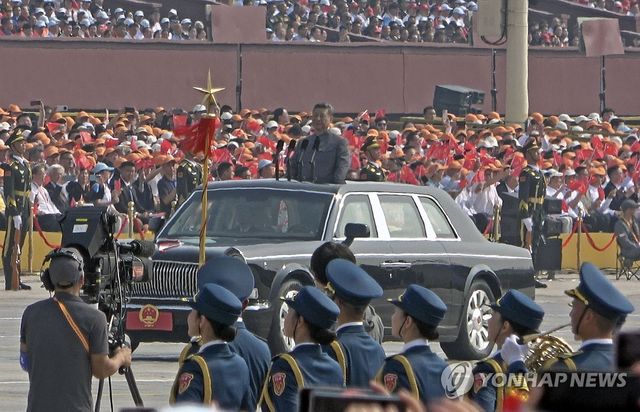전승절 열병식 사열하는 시진핑