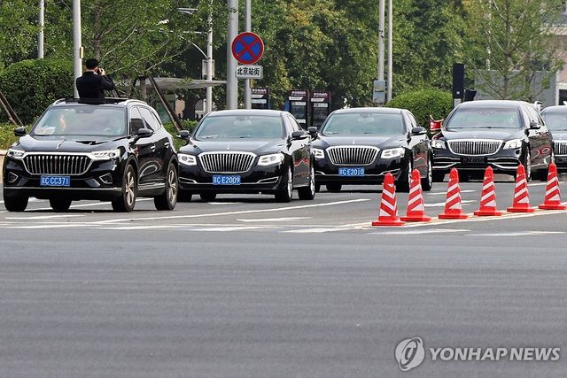 김정은 탑승 추정 차량 행렬